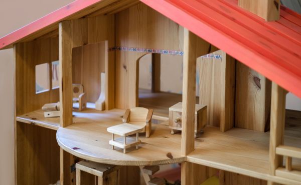 Doll House Assembly in Bend